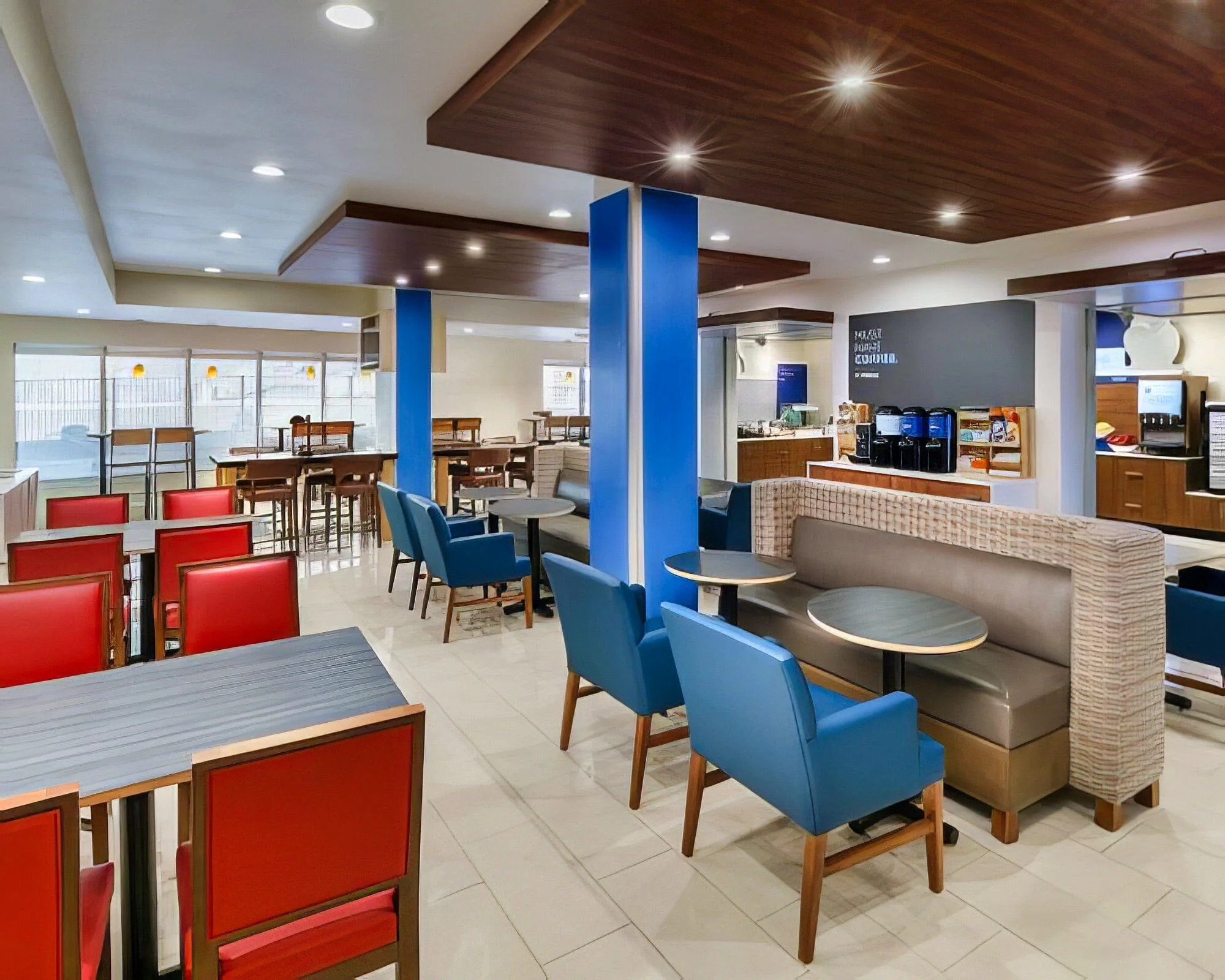 Holiday Inn Express & Suites Oakhurst – Yosemite - Image 7