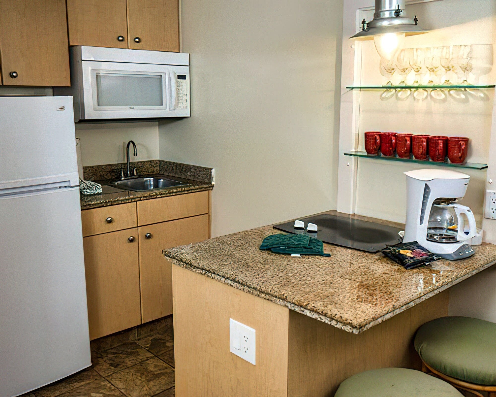 Kahana Beach Resort - Image 12