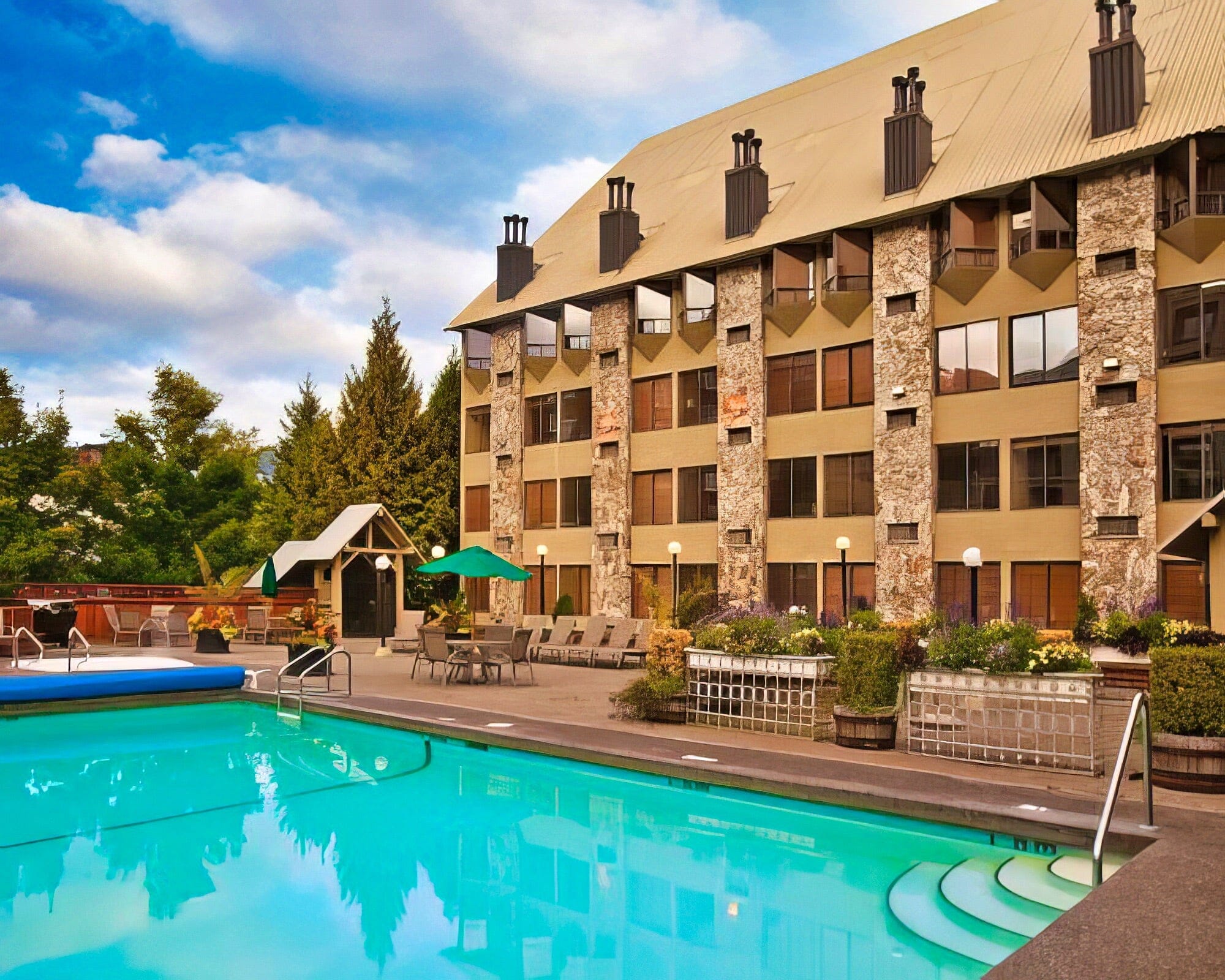 Mountainside Lodge