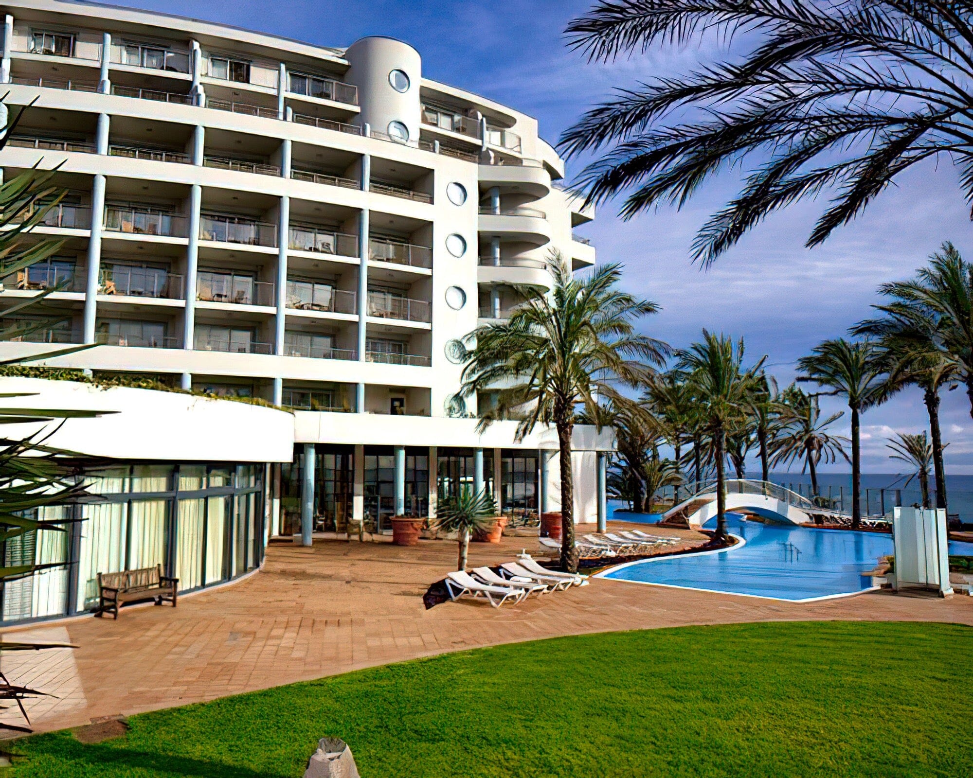 Pestana Grand Hotel - Image 11