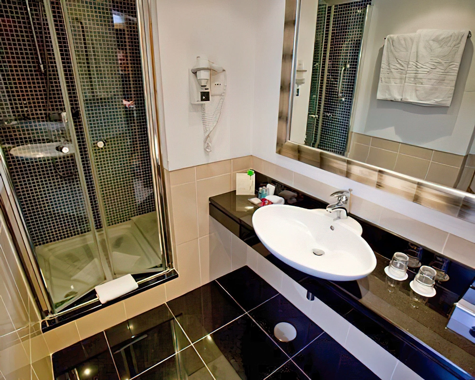 Pestana Grand Hotel - Image 19