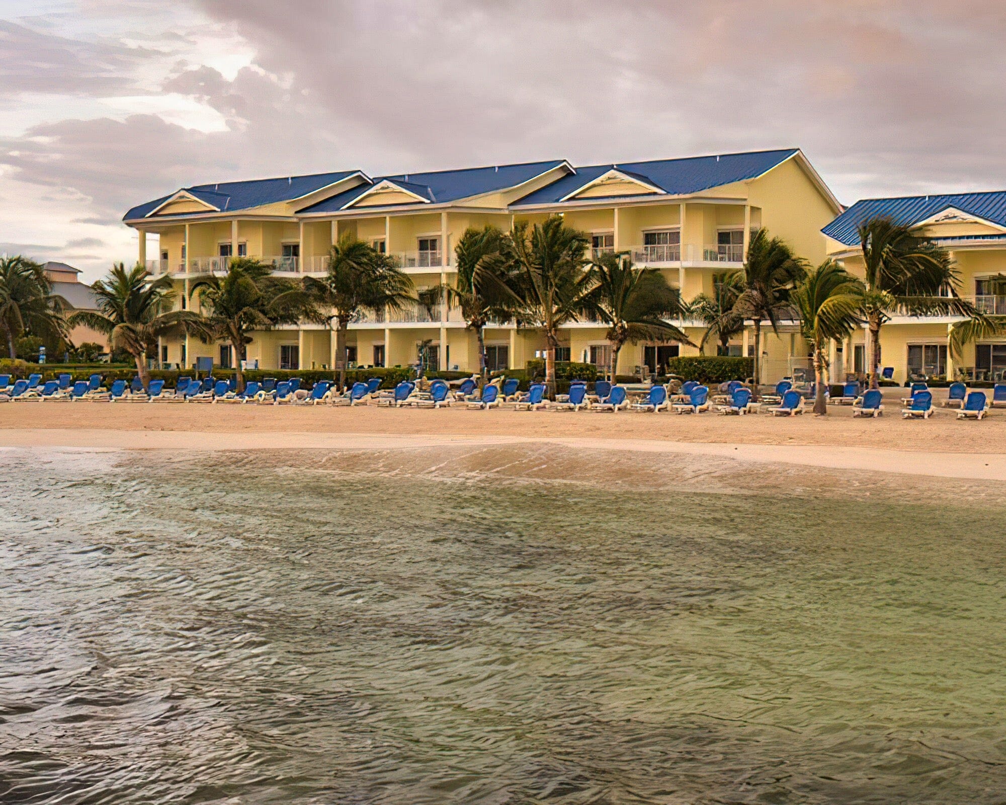 Wyndham Reef Resort Grand Cayman - Image 12